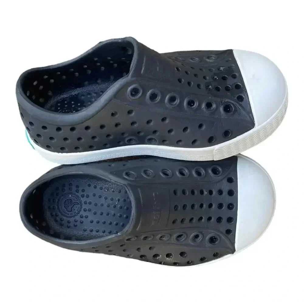 Native black water shoes Size C5‎ GUC